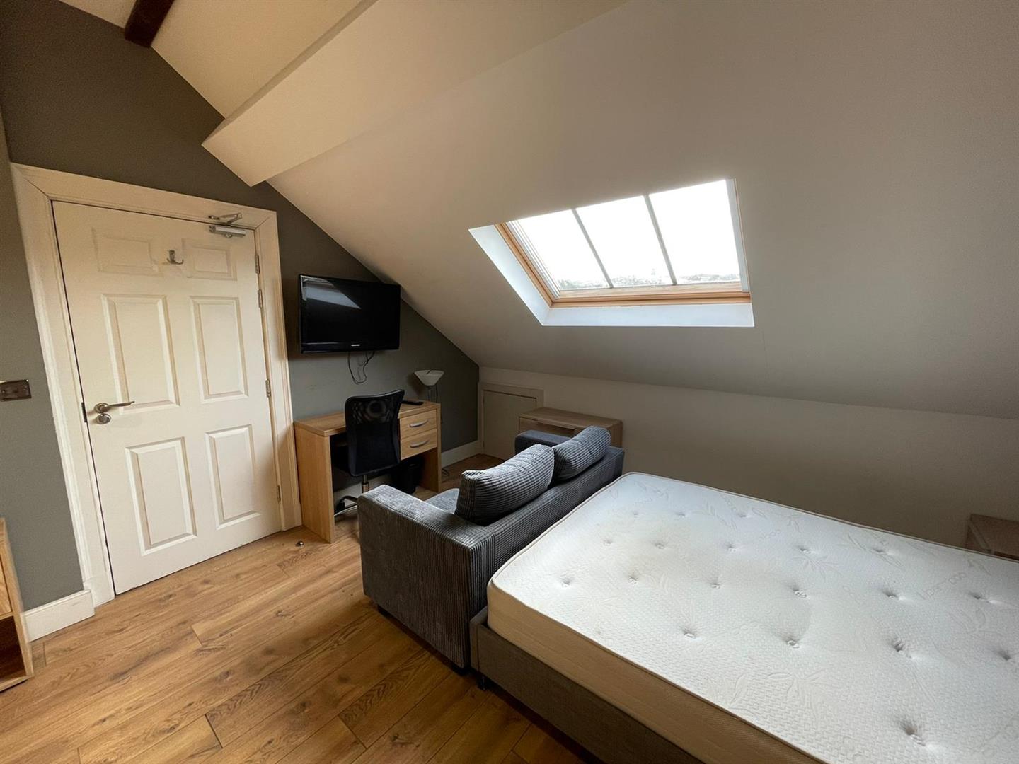 Flat 10, 127 St. Leonards Gate, Lancaster, LA1 1NL